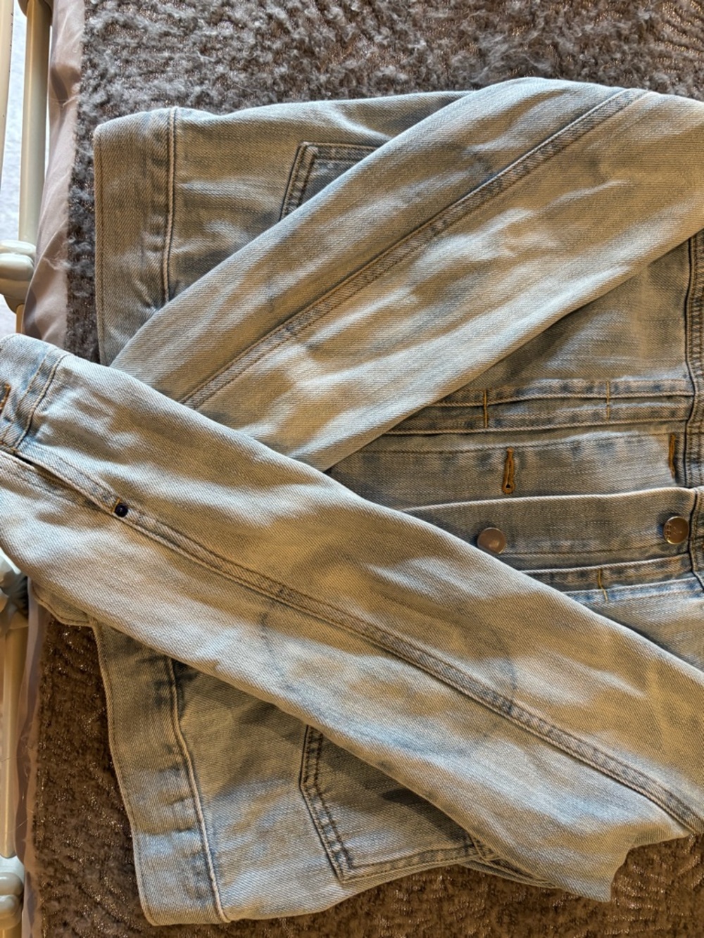 GAP 1969 Denim Jacket Light Wash Distressed Woman's Small - Picture 8 of 9